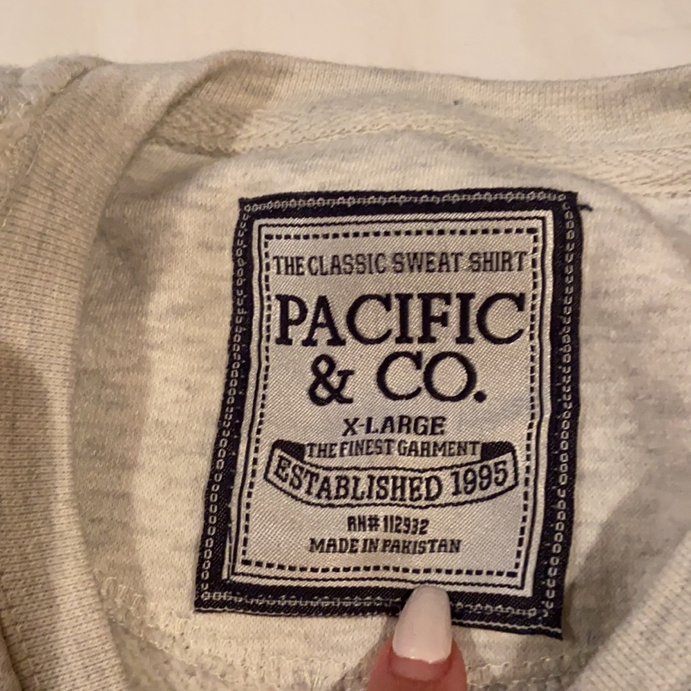 crew neck - Picture 2 of 3